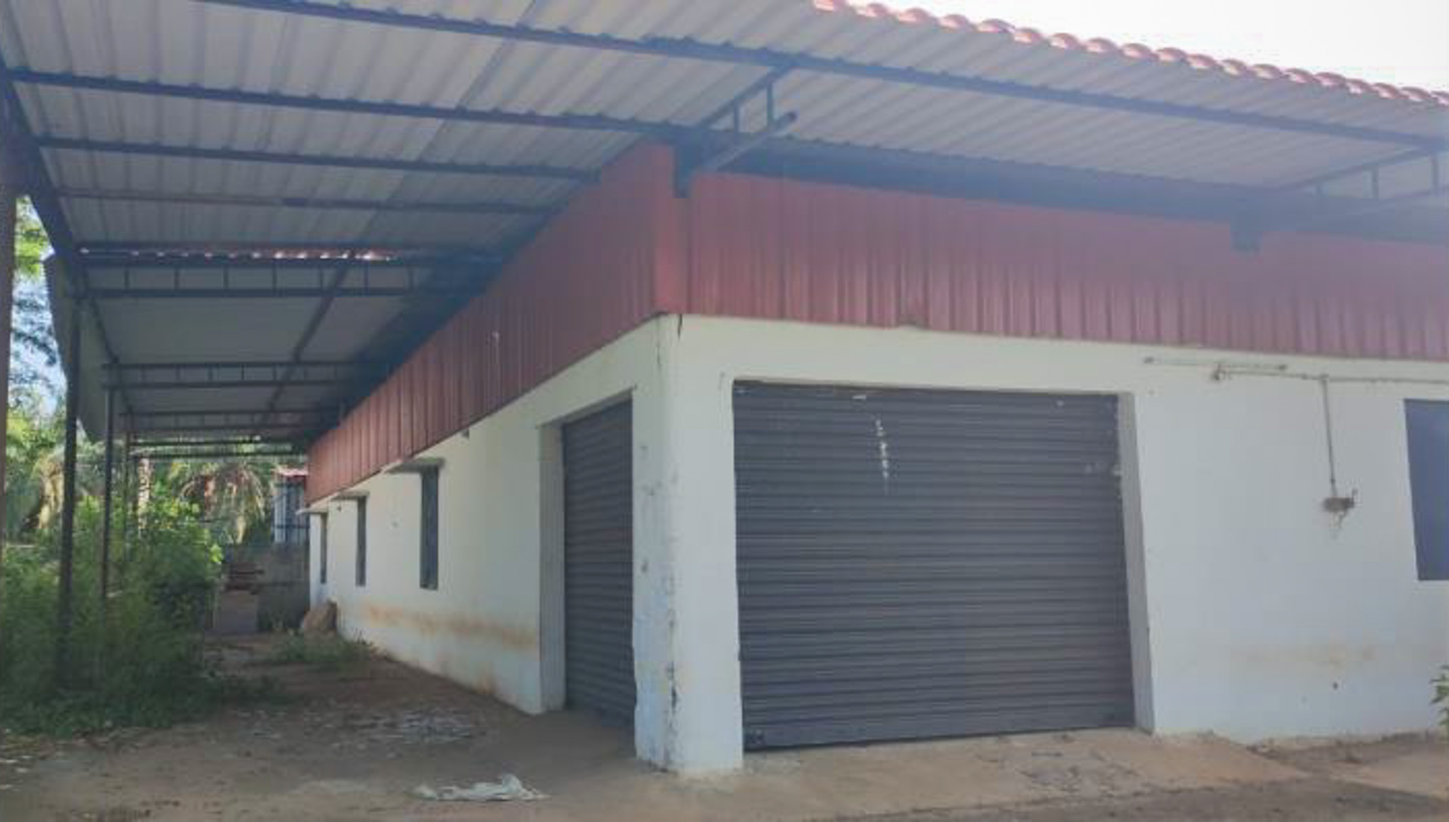 Industrial Plot with Factory Building for Sale in Chebrolu
