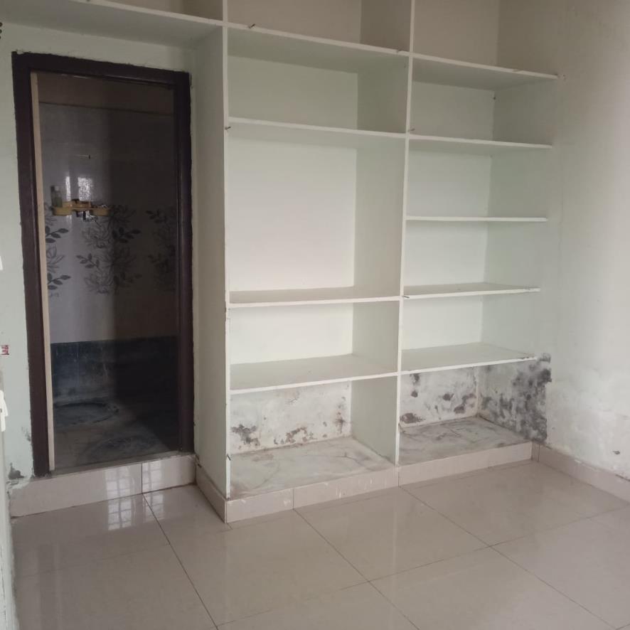 ) 2 BHK Flat for Sale in Gayathri Towers, Janapadu, Piduguralla