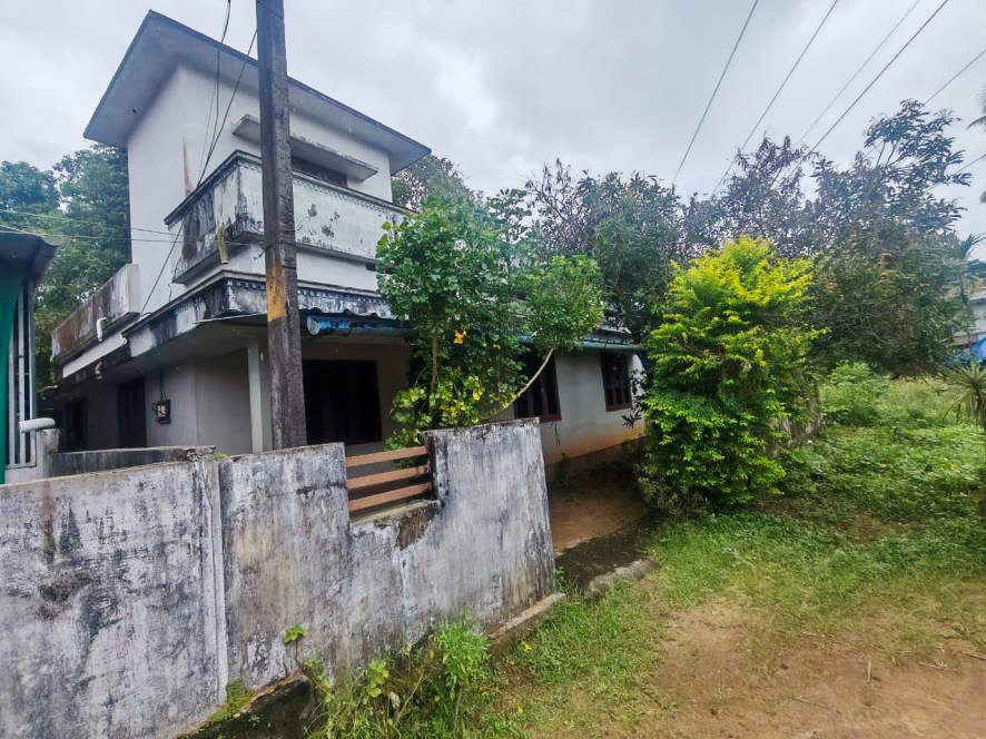Individual House for Sale in SANTHOSHKUMAR P K, THRISSUR, Avittathur