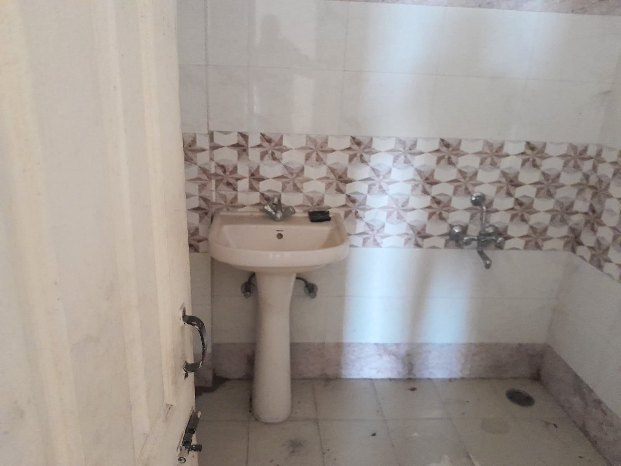 1000 square feet Flat for sale in Sahnewal