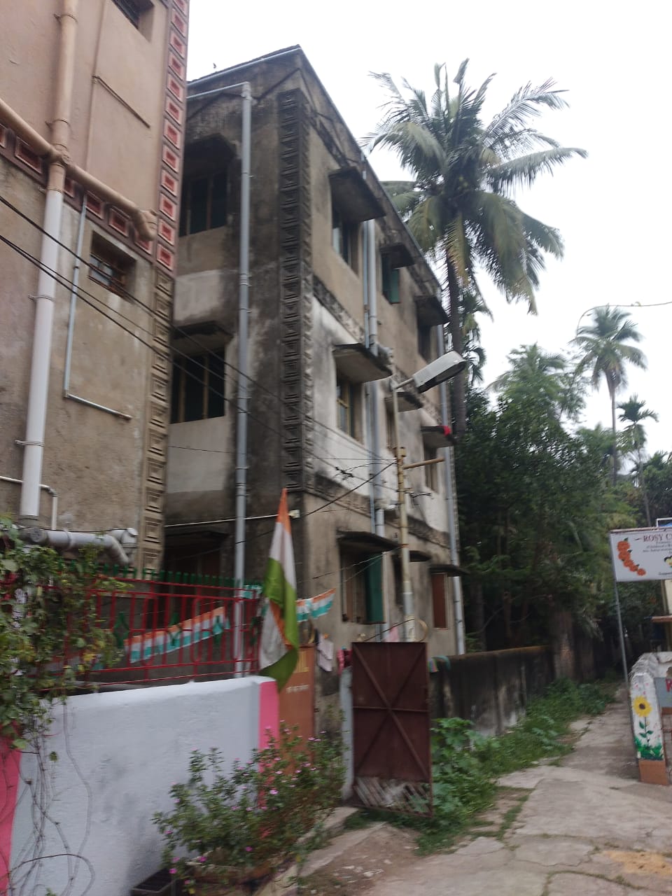 2 BHK Flat for Sale in Sushil Apartment, Rakhal Mukherjee Road Sarsuna Behala beside Sishu Kalyan School, Kolkata