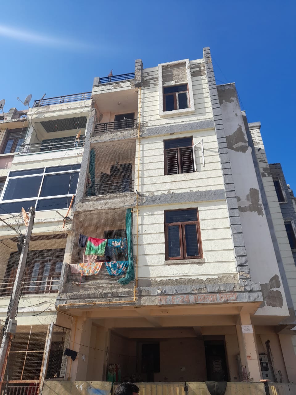 Flat for sale in kalwar Road