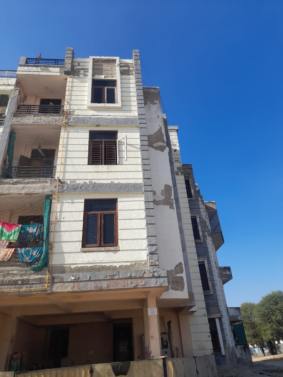Flat for sale in kalwar Road