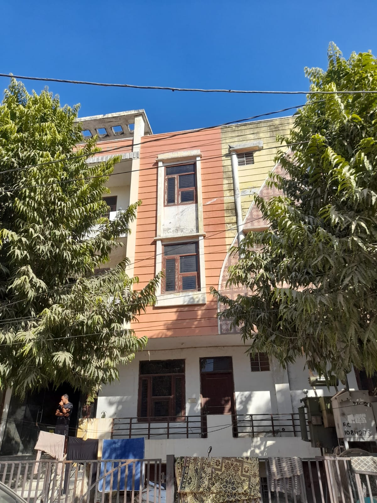 Flat for sale in kalwar road