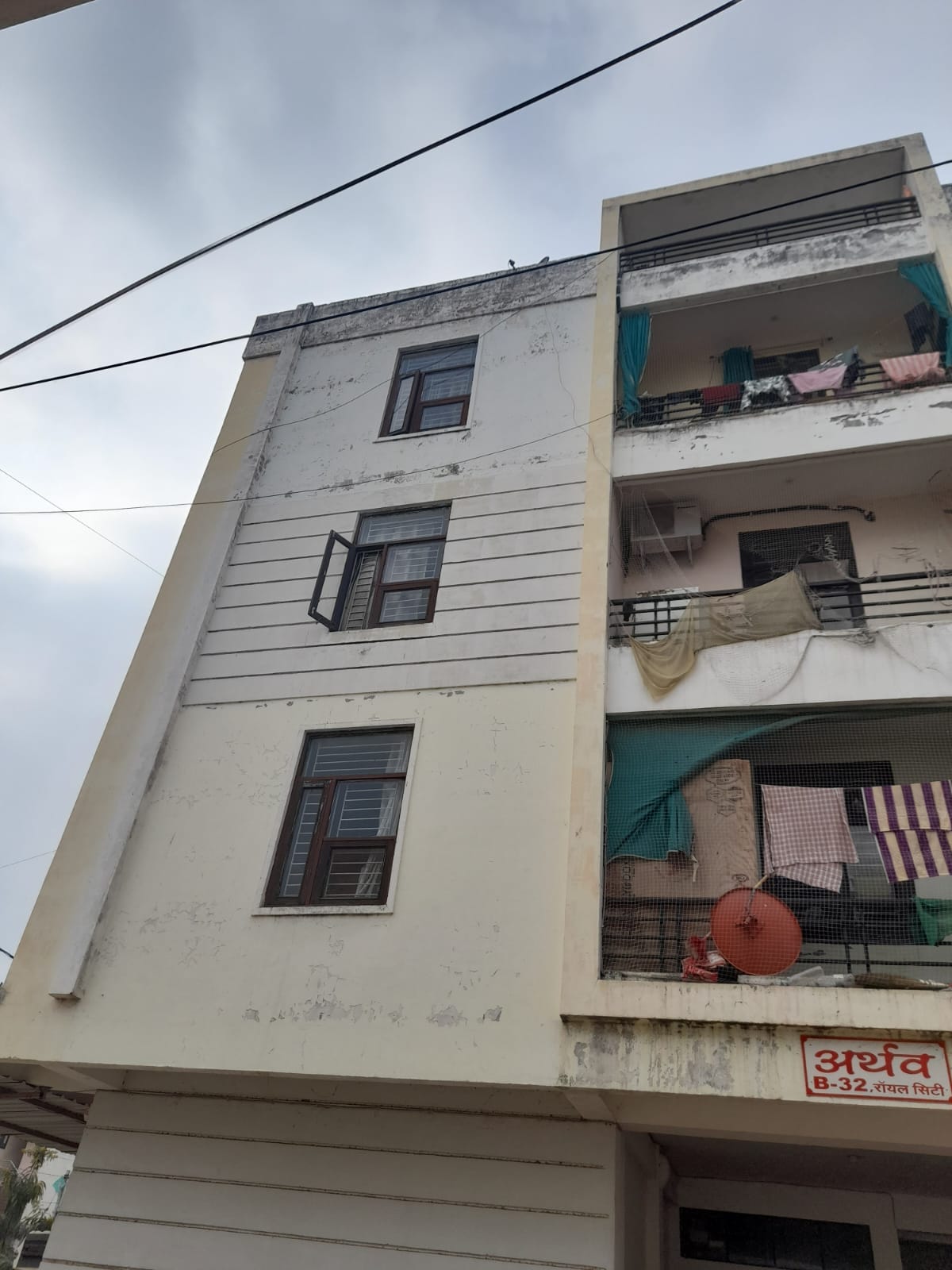 Flat for sale in Kalwad Road