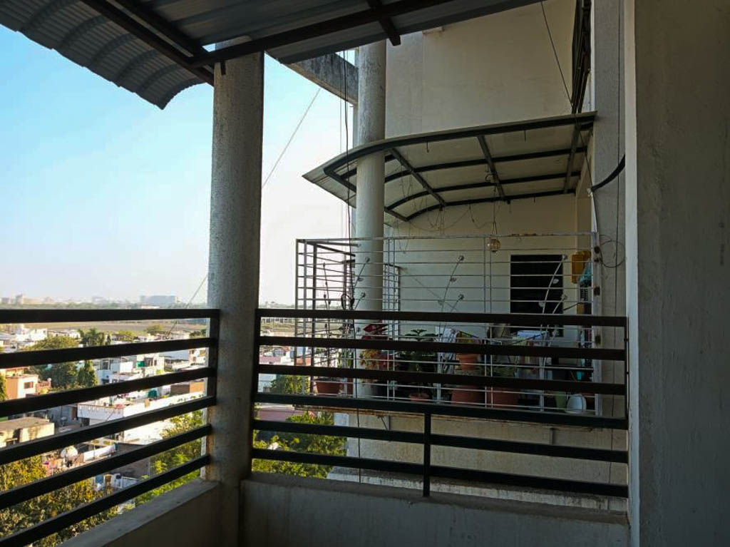 Flat for Sale in MIHAN