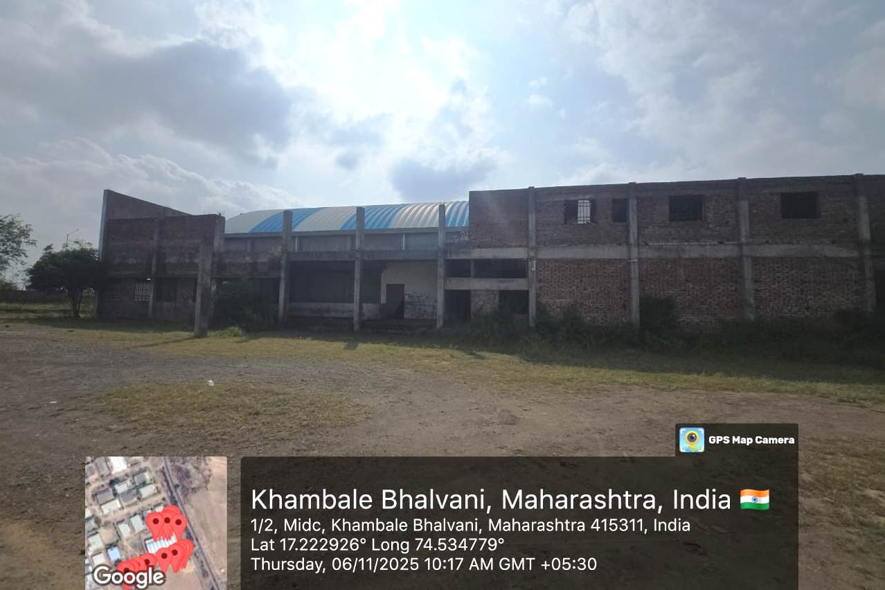 INDUSTRIAL BUILDING AND MACHINERY for Sale in Sangli
