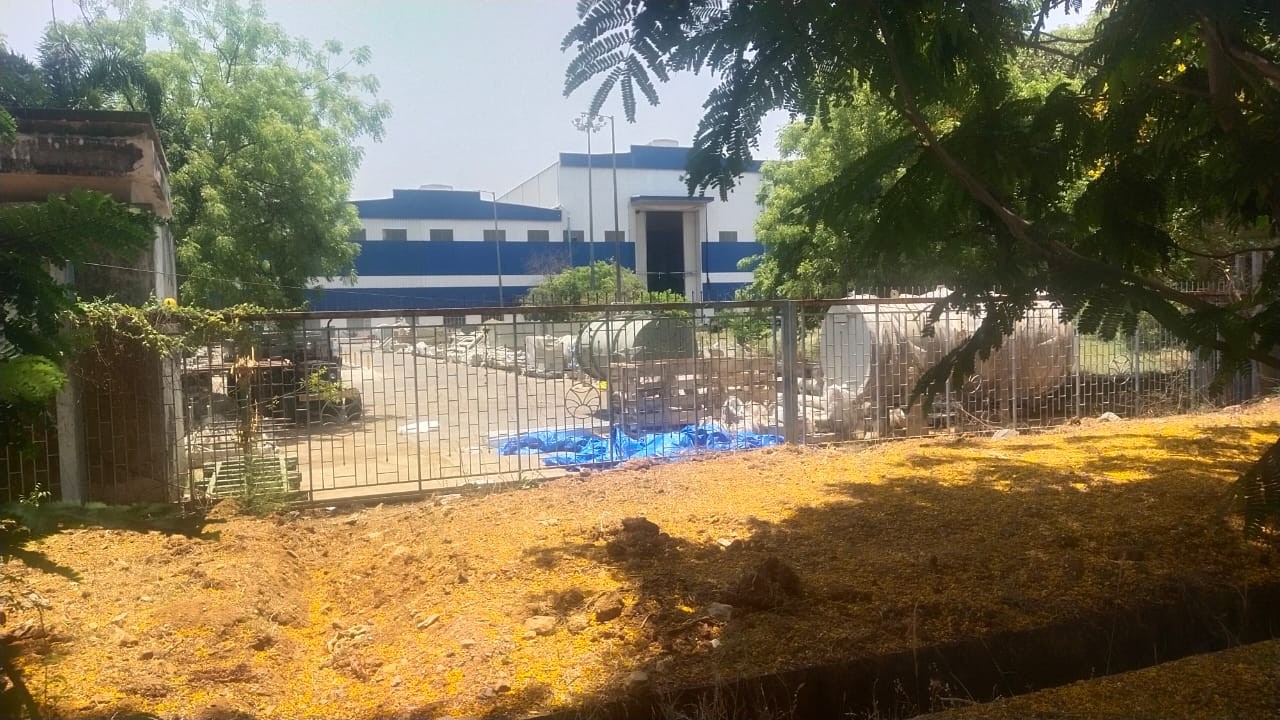 Industrial Plot with Factory Building for Sale in LA Sagaram
