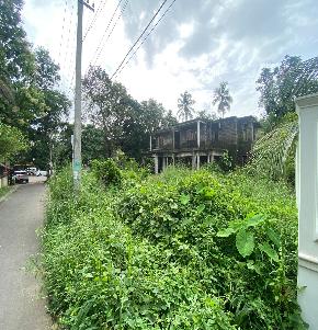 Individual House for Sale in Amballoor